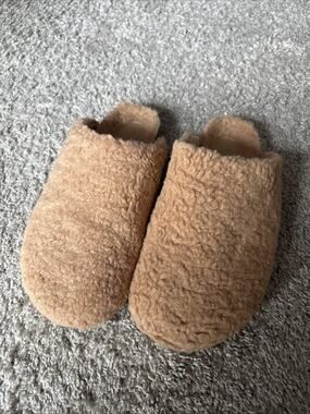 IB Women’s Clog Fuzzy Slip On Shoes Size 8